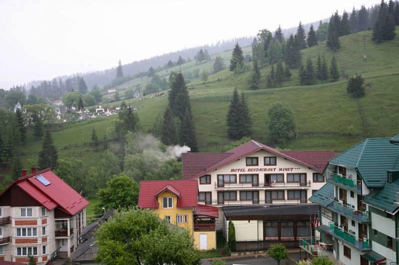 Chalet Minut Hotel Vatra Dornei Exterior photo